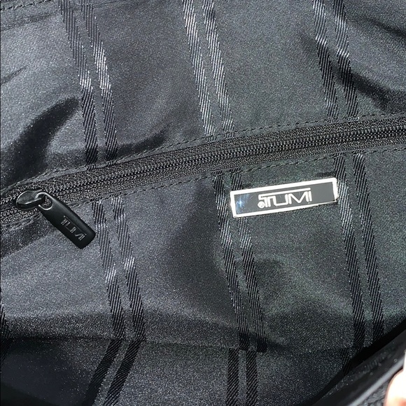 TUMI BLACK TOTE - Picture 6 of 6